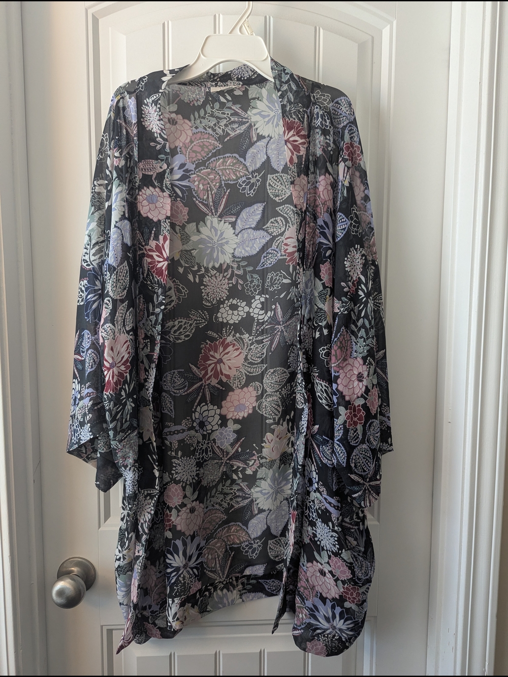 LOFT Outlet Black Sheer Floral Kimono
